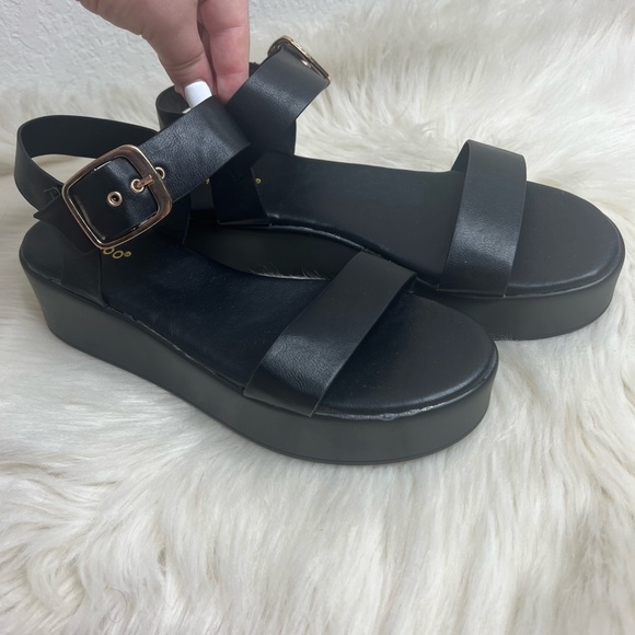 BAMBOO Shoes - Women's Bamboo Black Vegan Leather Platform Sandals with Rose Gold Buckle
